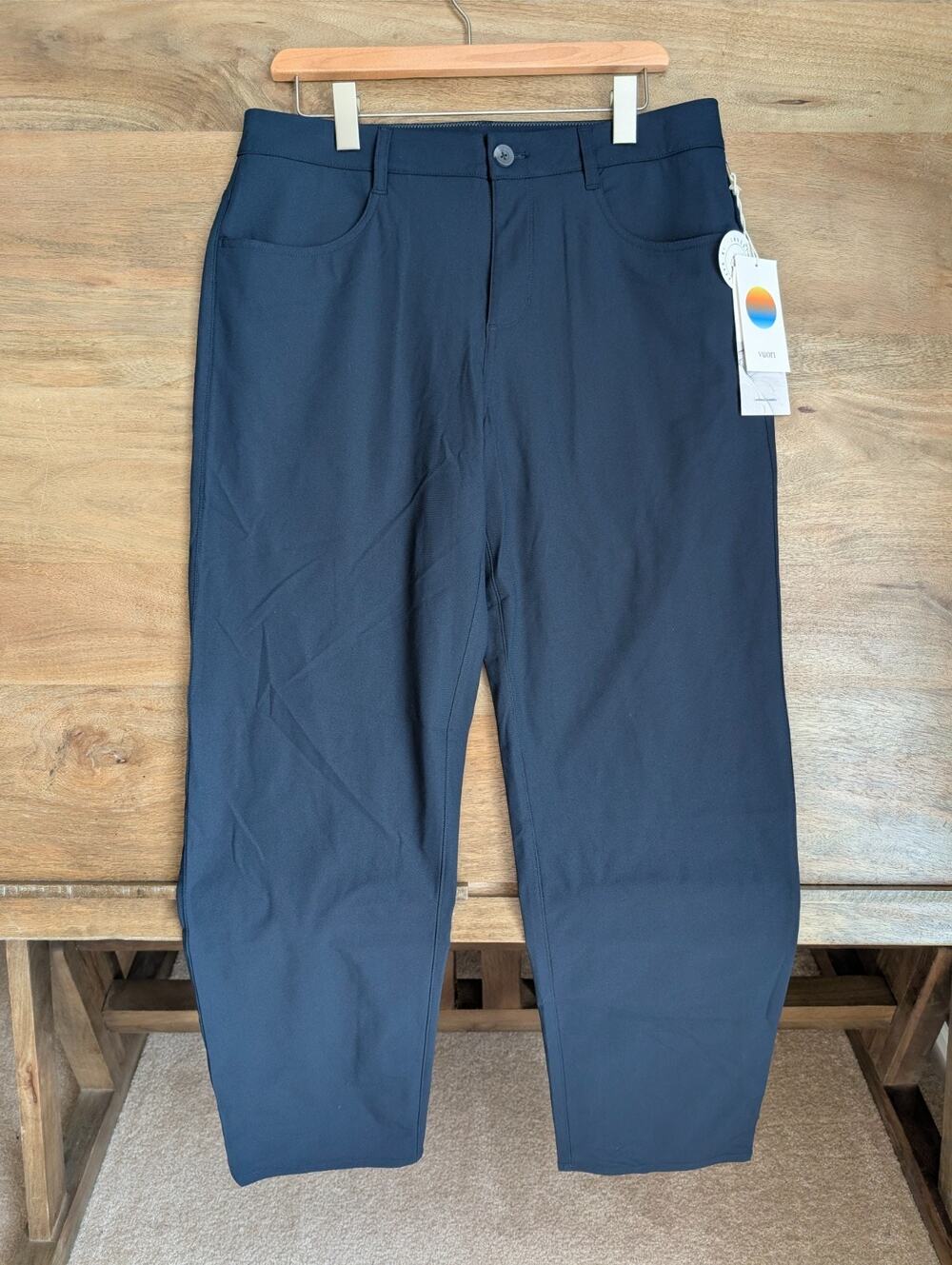 Vuori Meta Pants Mens 31 Ink Black Athletic Relaxed 32" Performance V4011 NWT